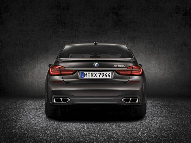 BMW M760Li xDrive 2016 BMW M760Li xDrive 2016