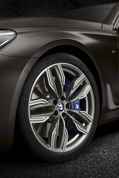 BMW M760Li xDrive 2016 BMW M760Li xDrive 2016