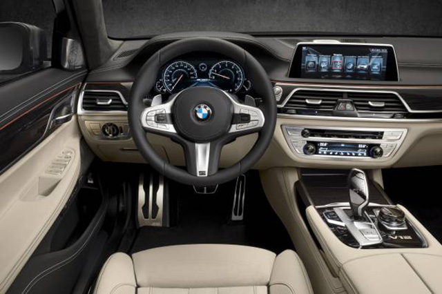 BMW M760Li xDrive 2016 BMW M760Li xDrive 2016