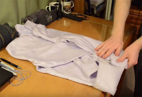 วิธีพับเสื้อผ้าใส่กระเป๋าเดินทาง วิธีพับเสื้อผ้าใส่กระเป๋าเดินทาง
