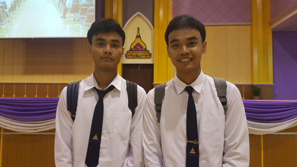 ฝาแฝด เล็ก-ใหญ่ ติดแพทย์พร้อมกัน ฝาแฝด เล็ก-ใหญ่ ติดแพทย์พร้อมกัน