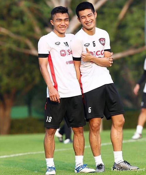 เมสซี่เจ ชนาธิป สรงกระสินธ์ เมสซี่เจ ชนาธิป สรงกระสินธ์