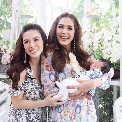 น้องดีแลน ชมพู่ อารยา น้องดีแลน ชมพู่ อารยา