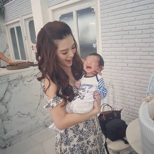 น้องดีแลน ชมพู่ อารยา น้องดีแลน ชมพู่ อารยา