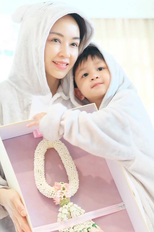 แม่เป้ย น้องโปรด แม่เป้ย น้องโปรด