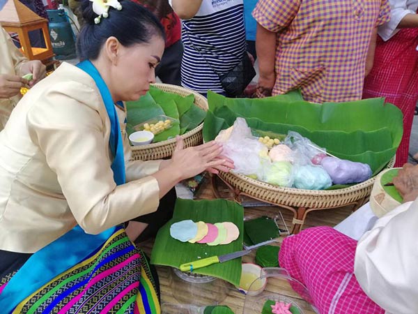 ตลาดซาโม่น ตลาดซาโม่น