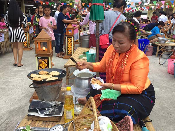 ตลาดซาโม่น ตลาดซาโม่น