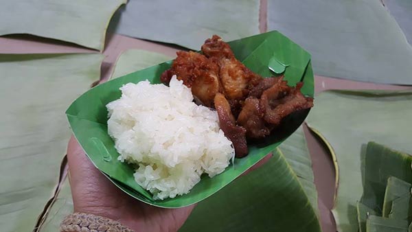 ร้านข้าวเหนียวหมูทอดเจ้าเด็ด ร้านข้าวเหนียวหมูทอดเจ้าเด็ด