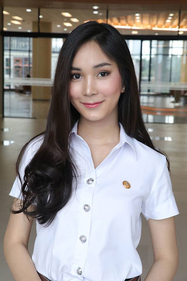 เปิดใจ น้องเบส เชียร์ลีดเดอร์สาวประเภทสองคนแรกของ มธ. เปิดใจ น้องเบส เชียร์ลีดเดอร์สาวประเภทสองคนแรกของ มธ.