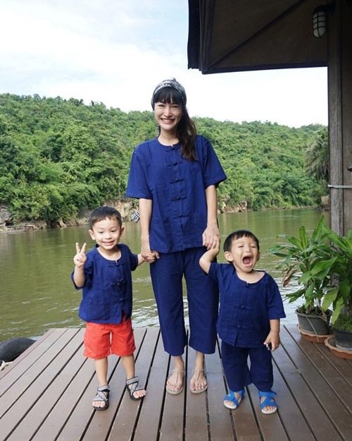 พลอย พลอยพรรณ น้องแพนเตอร์ น้องพูม่า พลอย พลอยพรรณ น้องแพนเตอร์ น้องพูม่า