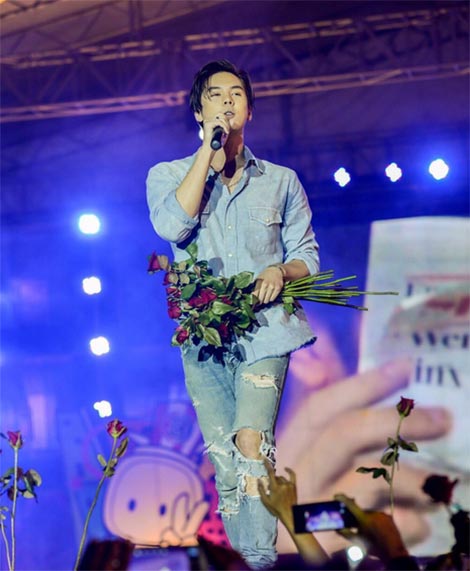 พีช พชร พีช พชร