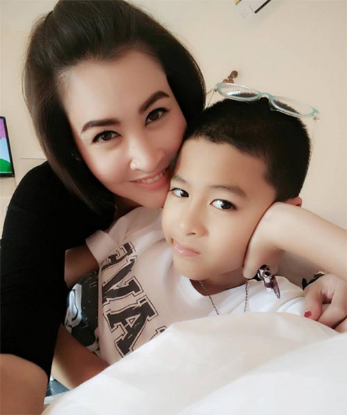 ดารา คุณแม่เลี้ยงเดี่ยว ดารา คุณแม่เลี้ยงเดี่ยว