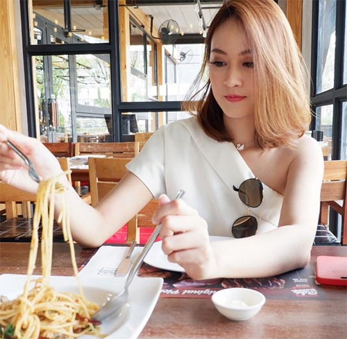 ชมพู่ ภัทราวรรณ พานิชชา ชมพู่ ภัทราวรรณ พานิชชา