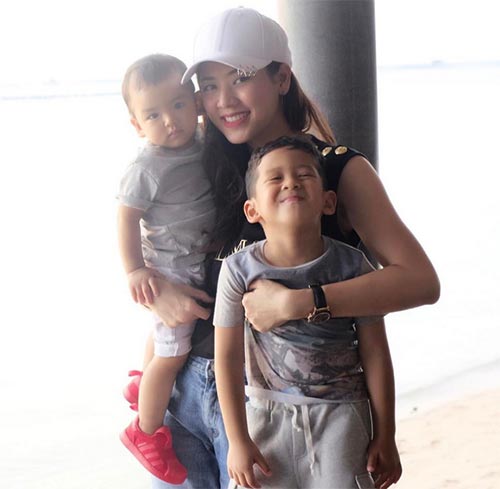 แม่ลูกดารา แม่ลูกดารา