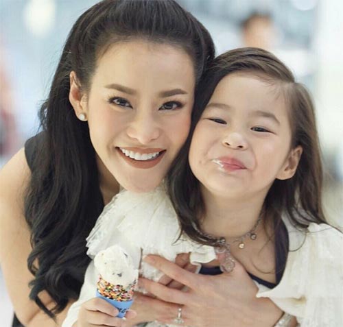 แม่ลูกดารา แม่ลูกดารา