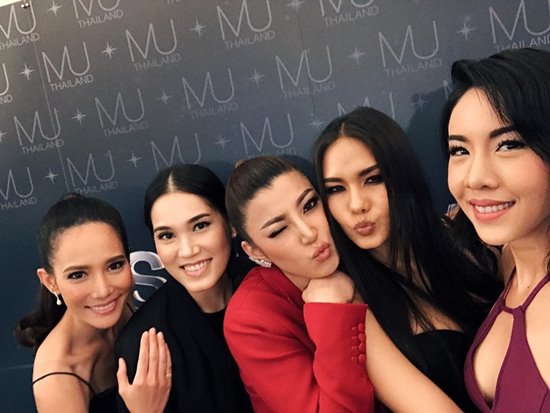 รุ่นพี่มิสยูนิเวิร์ส รวมตัวประชันความสวย ต้อนรับนางงามรุ่นน้อง รุ่นพี่มิสยูนิเวิร์ส รวมตัวประชันความสวย ต้อนรับนางงามรุ่นน้อง
