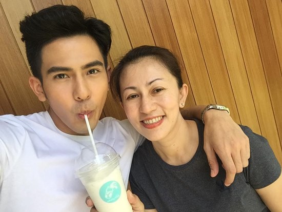 แม่ลูกดารา แม่ลูกดารา