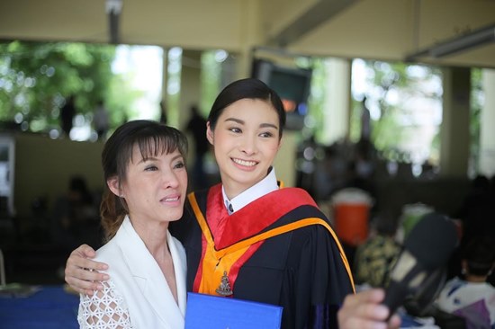 แม่ลูกดารา แม่ลูกดารา