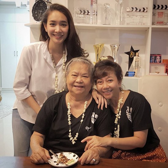 แม่ลูกดารา แม่ลูกดารา