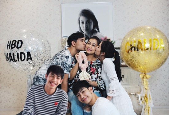 แม่ลูกดารา แม่ลูกดารา