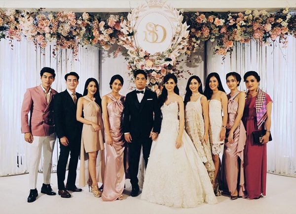 เซลิน่า เพียซ แต่งงาน ไฮโซโอ๊ค เซลิน่า เพียซ แต่งงาน ไฮโซโอ๊ค