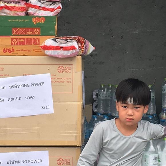 น้องออก้า ลงพื้นที่ช่วยเหลือน้ำท่วมภาคใต้ น้องออก้า ลงพื้นที่ช่วยเหลือน้ำท่วมภาคใต้