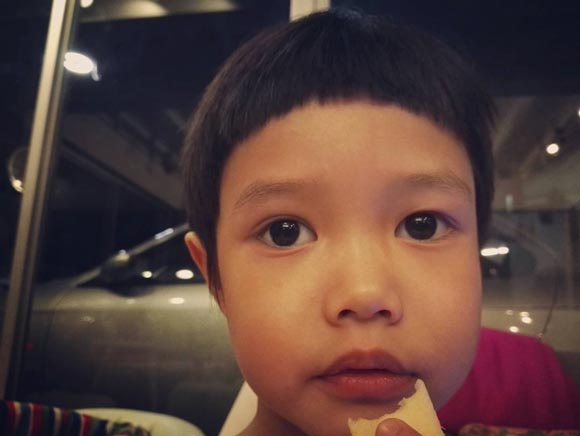 น้องสิล ลูกชายบอย สินเจริญ น้องสิล ลูกชายบอย สินเจริญ