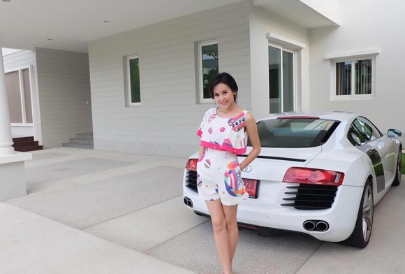 บ้าน แยม ธมลพรรณ์ บ้าน แยม ธมลพรรณ์