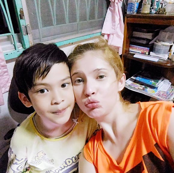 แอนนี่ บรู๊ค น้องฑีฆายุ แอนนี่ บรู๊ค น้องฑีฆายุ