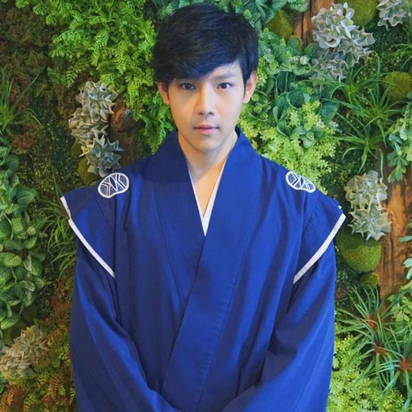 โบวี่ โอม โบวี่ โอม