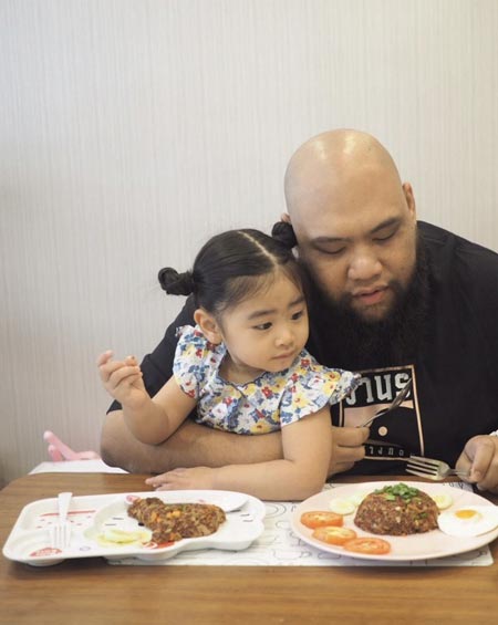 น้องชูใจ ลูกกอล์ฟ ฟักกลิ้ง ฮีโร่ น้องชูใจ ลูกกอล์ฟ ฟักกลิ้ง ฮีโร่