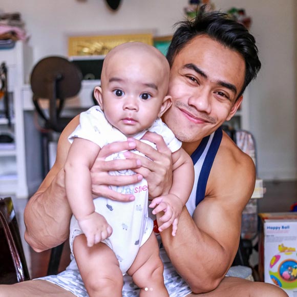 นุ๊ก สุทธิดา อัปเดตอาการป่วย น้องอดัม นุ๊ก สุทธิดา อัปเดตอาการป่วย น้องอดัม