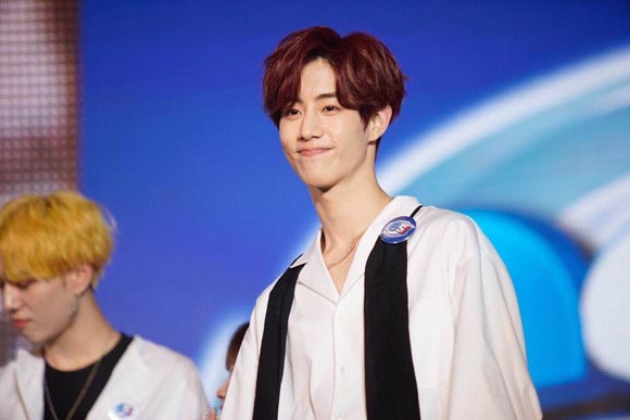 เอสฟินติดเกาะกับ GOT7 เอสฟินติดเกาะกับ GOT7