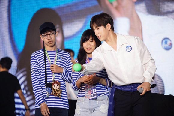 เอสฟินติดเกาะกับ GOT7 เอสฟินติดเกาะกับ GOT7