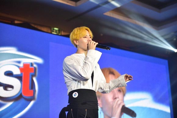เอสฟินติดเกาะกับ GOT7 เอสฟินติดเกาะกับ GOT7