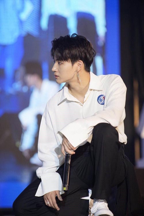 เอสฟินติดเกาะกับ GOT7 เอสฟินติดเกาะกับ GOT7