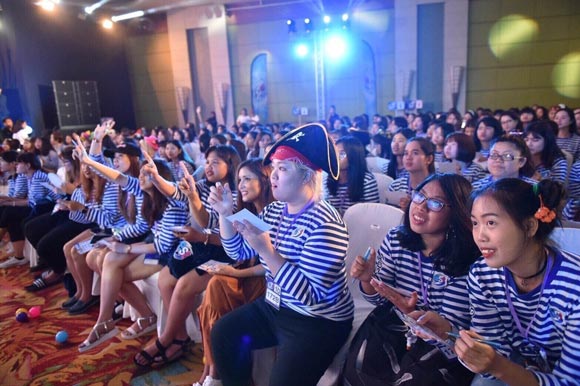 เอสฟินติดเกาะกับ GOT7 เอสฟินติดเกาะกับ GOT7