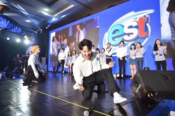 เอสฟินติดเกาะกับ GOT7 เอสฟินติดเกาะกับ GOT7