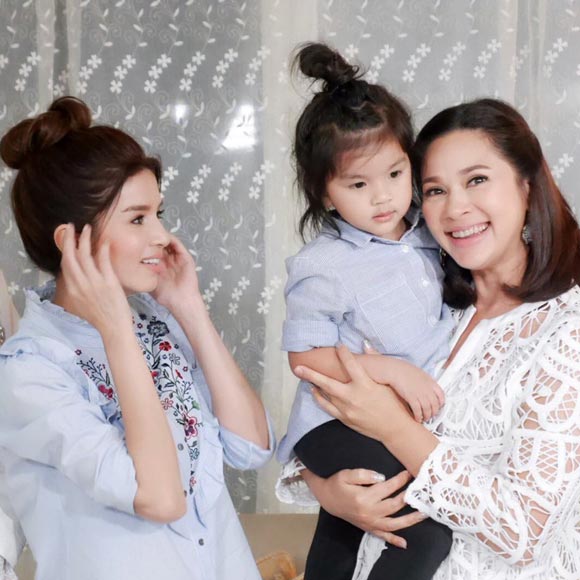 แอน ทองประสม แหม่ม คัทลียา แอน ทองประสม แหม่ม คัทลียา