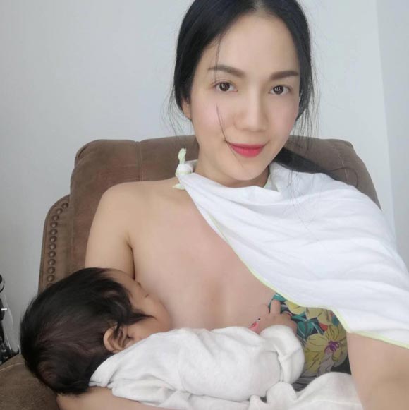 อ๋อม สกาวใจ อ๋อม สกาวใจ