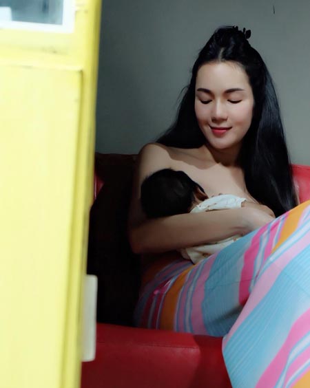 อ๋อม สกาวใจ อ๋อม สกาวใจ