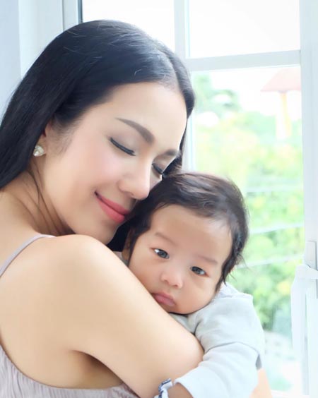 อ๋อม สกาวใจ อ๋อม สกาวใจ