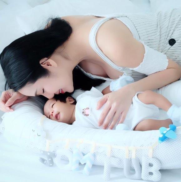 อ๋อม สกาวใจ อ๋อม สกาวใจ