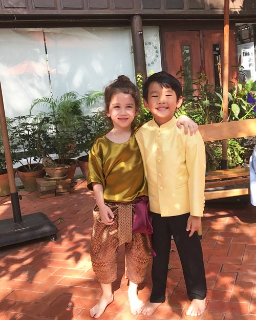 ลูกดารา แต่งชุดไทย วันลอยกระทง ลูกดารา แต่งชุดไทย วันลอยกระทง