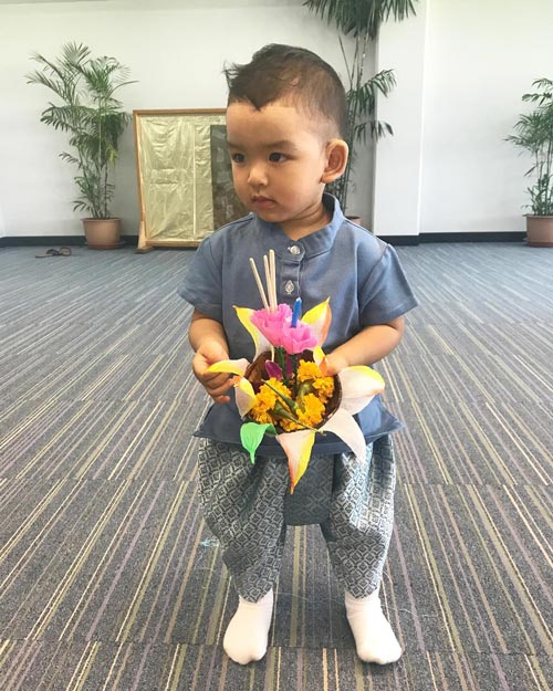 ลูกดารา แต่งชุดไทย วันลอยกระทง ลูกดารา แต่งชุดไทย วันลอยกระทง