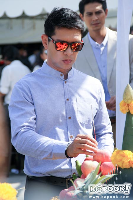 บวงสรวงละคร เรือมนุษย์ พชรมนต์ตรา บวงสรวงละคร เรือมนุษย์ พชรมนต์ตรา