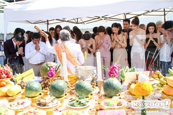บวงสรวงละคร เรือมนุษย์ พชรมนต์ตรา บวงสรวงละคร เรือมนุษย์ พชรมนต์ตรา