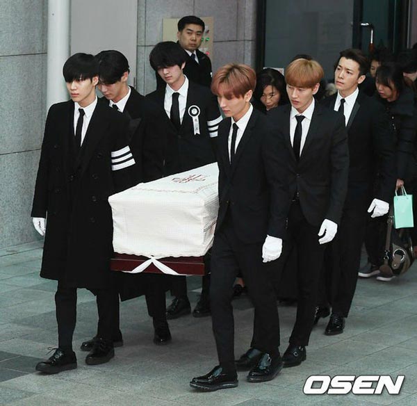 พี่น้องร่วมค่ายร่วมส่ง จงฮยอน SHINee พี่น้องร่วมค่ายร่วมส่ง จงฮยอน SHINee