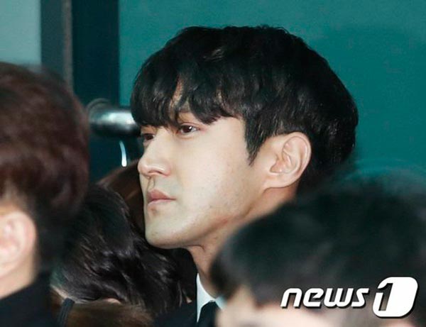 พี่น้องร่วมค่ายร่วมส่ง จงฮยอน SHINee พี่น้องร่วมค่ายร่วมส่ง จงฮยอน SHINee