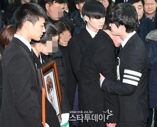 พี่น้องร่วมค่ายร่วมส่ง จงฮยอน SHINee พี่น้องร่วมค่ายร่วมส่ง จงฮยอน SHINee